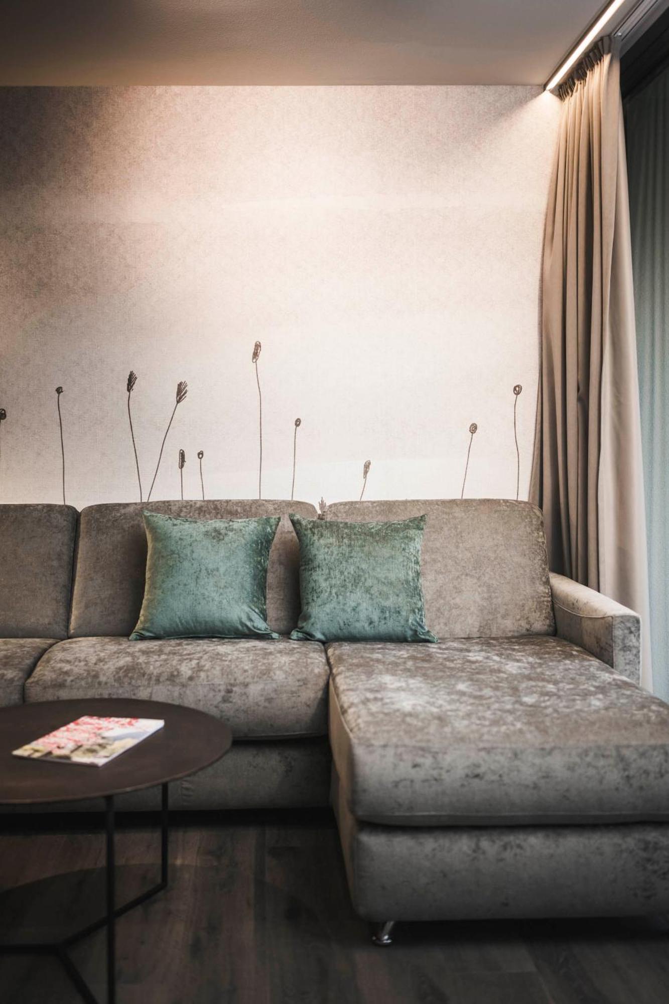 Somvita Suites Tirolo Zewnętrze zdjęcie